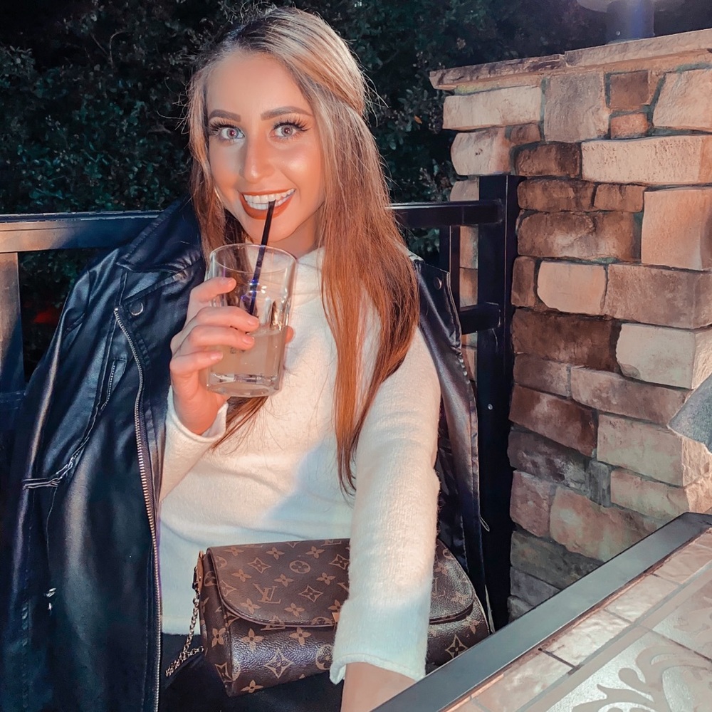 Meet your Posher, Maria